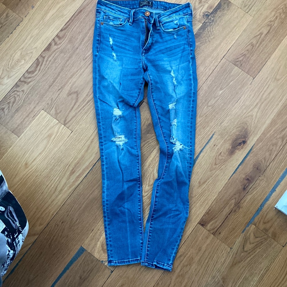 light wash abercrombie jeans